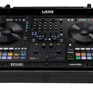 UDG U91082BL - ULTIMATE FLIGHT CASE RANE FOUR BLK PLUS